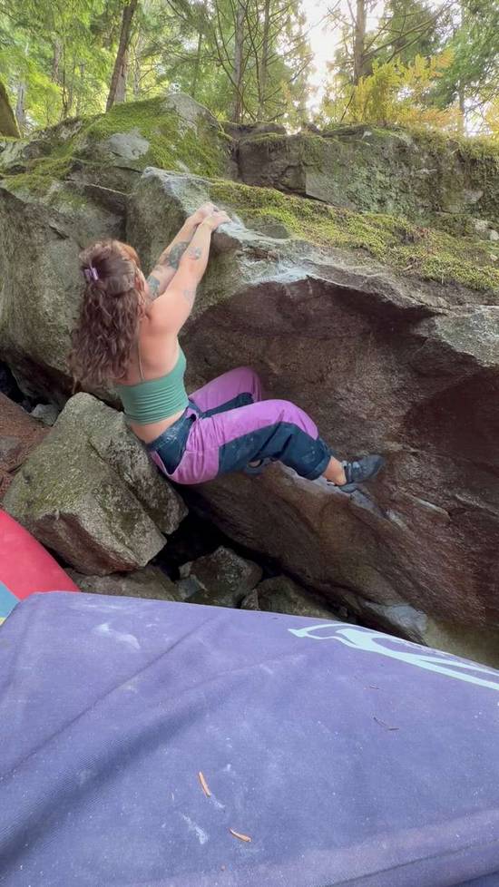 Left Brain v2, Squamish - Beta Video from almabclimbing