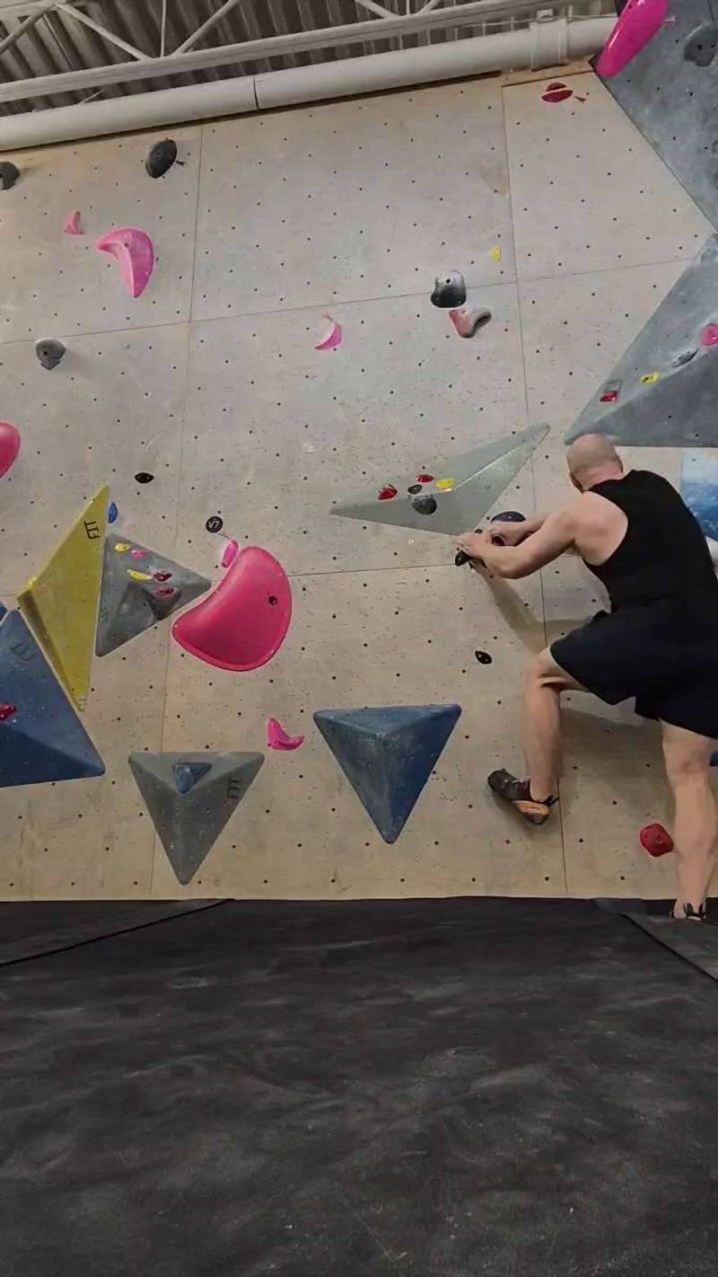 Black v4, Hogtown Boulders - Beta Video from philtered_phitness