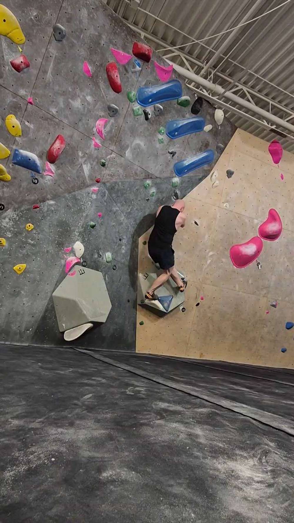 White v3, Hogtown Boulders - Beta Video from philtered_phitness