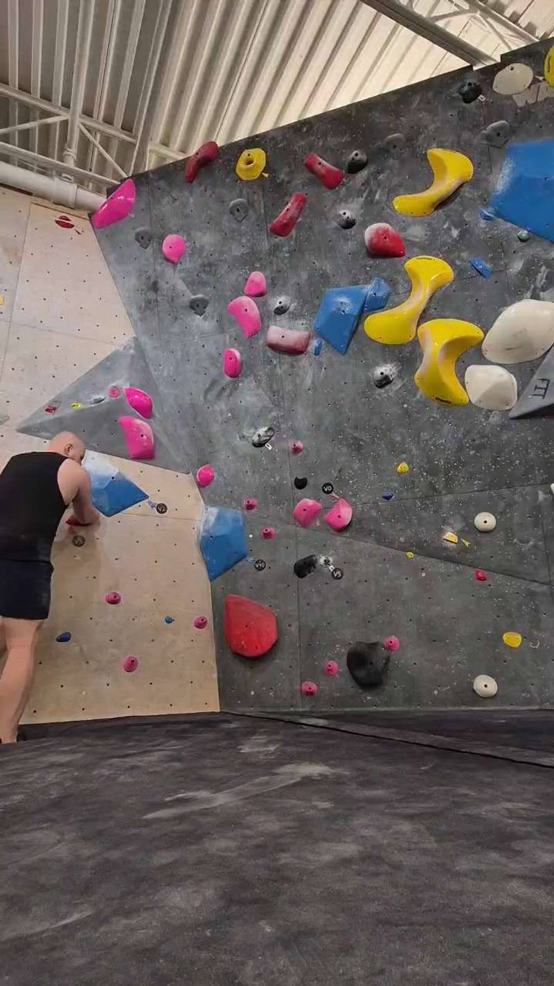 Red v5, Hogtown Boulders - Beta Video from philtered_phitness