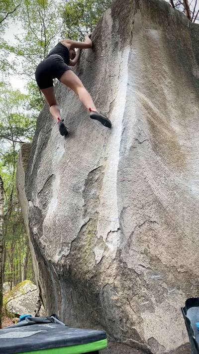 L'Angle du Sérac v4, Fontainebleau - Beta Video from sarah_christina