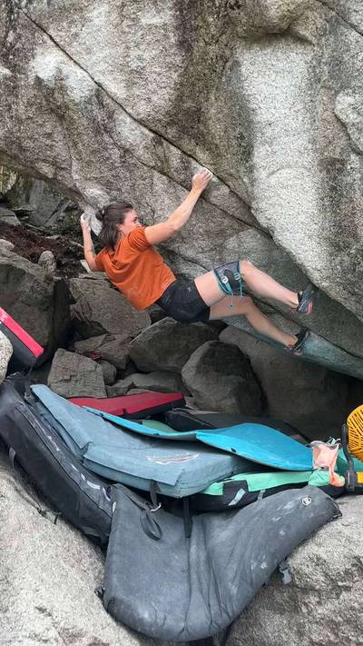 North Ridge Mini v10, Squamish - Beta Video from VikkiW