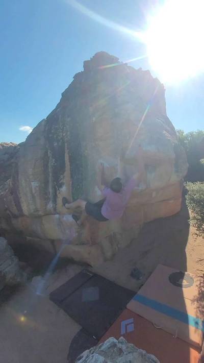 L'arete v6, Rocklands - Beta Video from coolguyJD