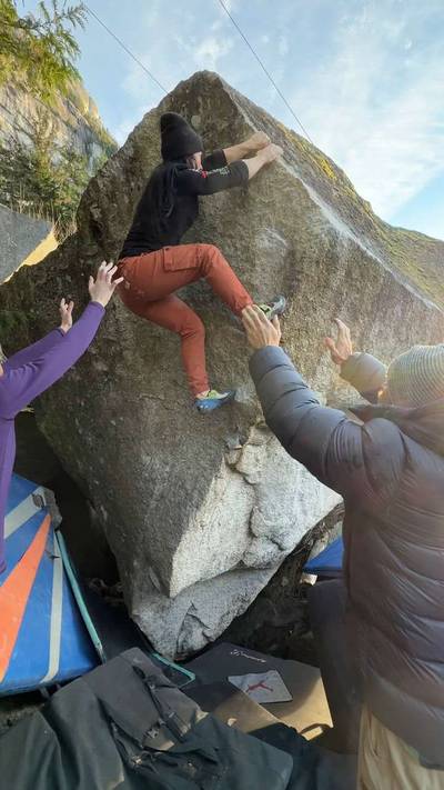 Hip Check v6, Squamish - Beta Video from mountainmarie