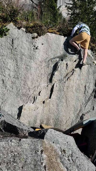 Peter's Face v1, Squamish - Beta Video from CarsonClimbs