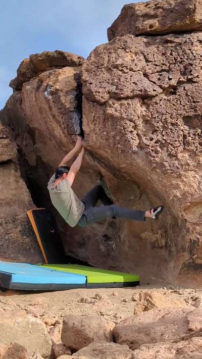 The Crack Problem v4, Bishop - Beta Video from bouldering_wonton