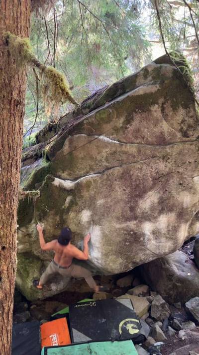 Gavel Left v8, Miller River - Beta Video from cc.climbs.rocks