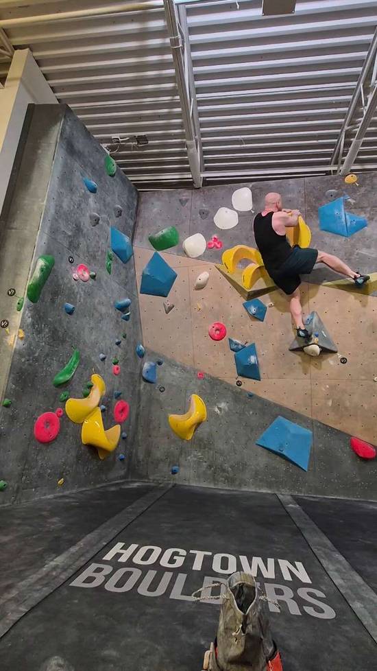 Yellow v3, Hogtown Boulders - Beta Video from philtered_phitness