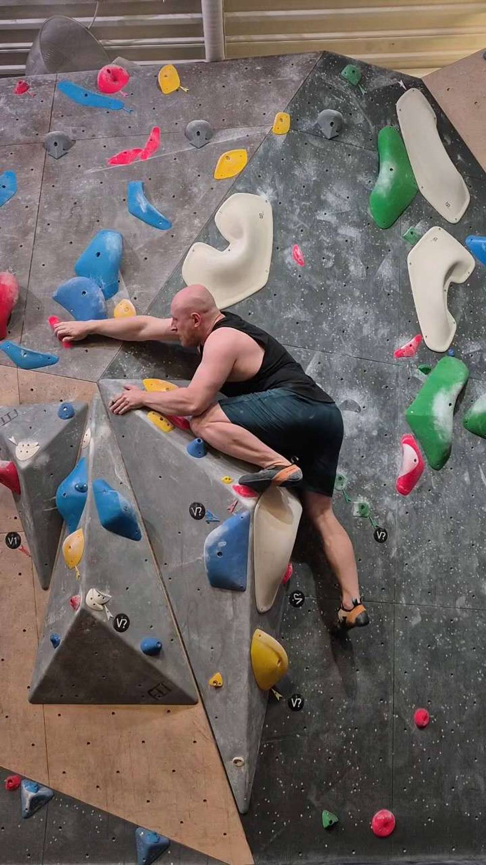 Pink v4, Hogtown Boulders - Beta Video from philtered_phitness