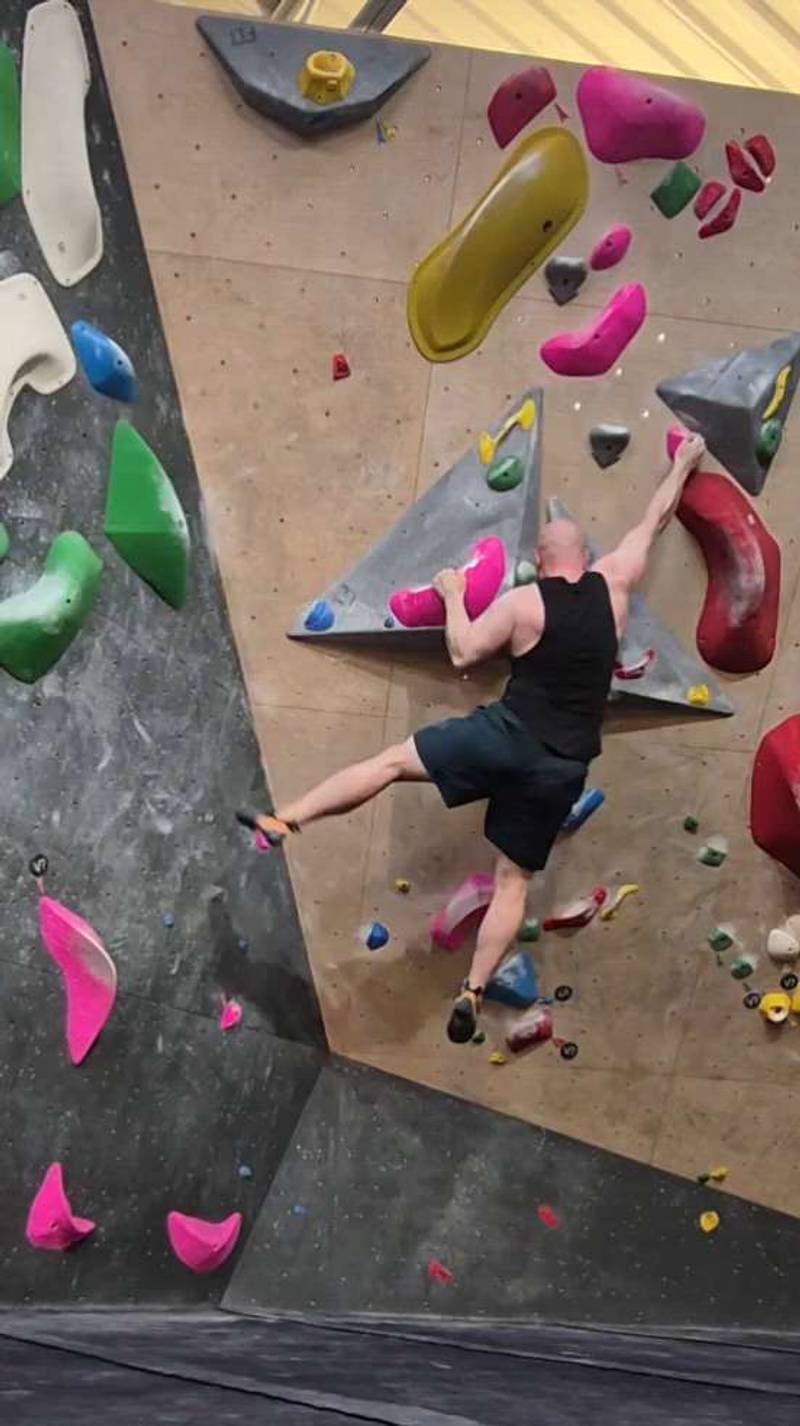 Pink v4, Hogtown Boulders - Beta Video from philtered_phitness