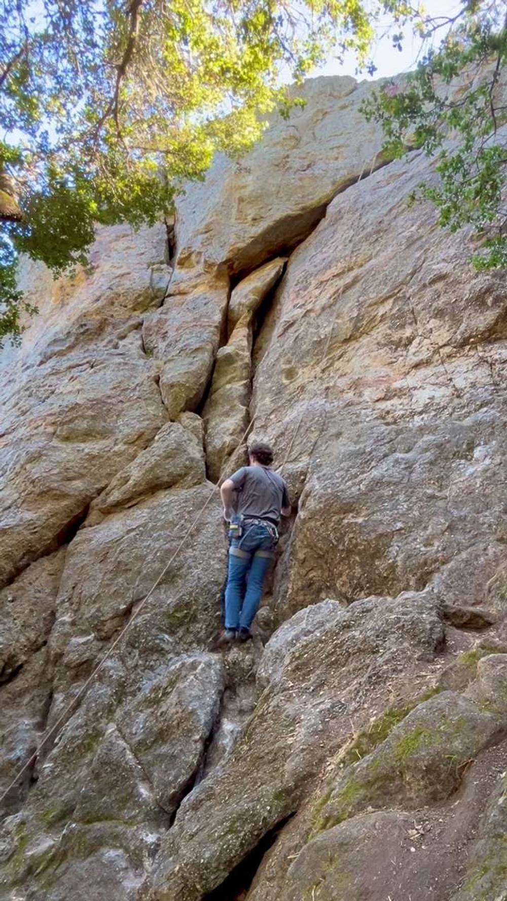 Cragmont Undercling 5.7, Berkeley - Beta Video from oakbri