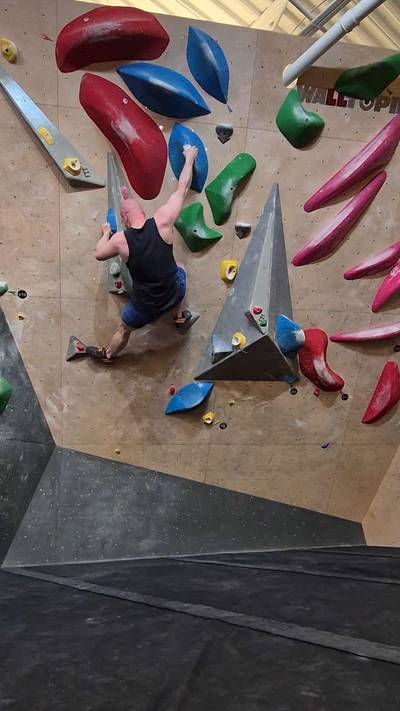 Blue v5, Hogtown Boulders - Beta Video from philtered_phitness