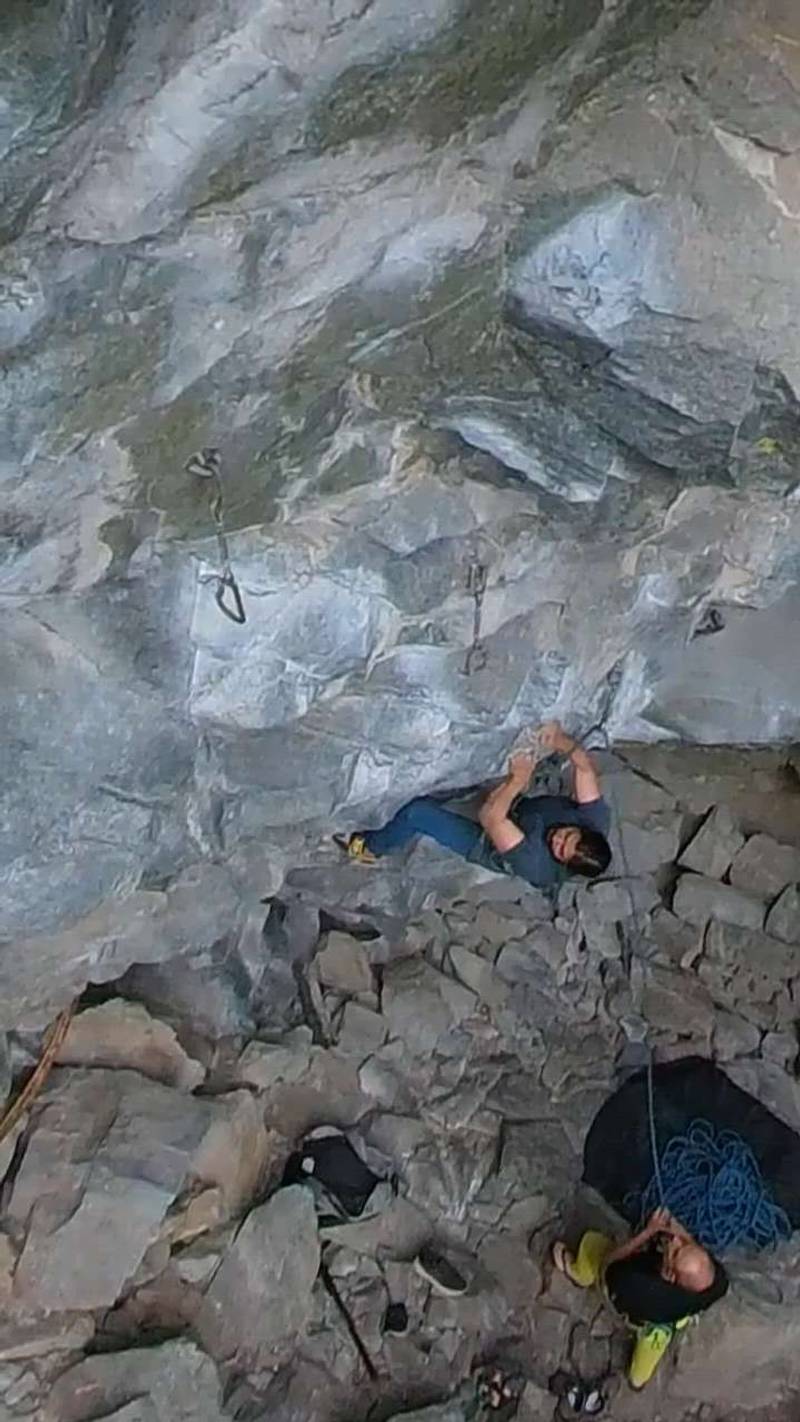 Mrs. Negative 5.12a, Squamish - Beta Video from alepoletto