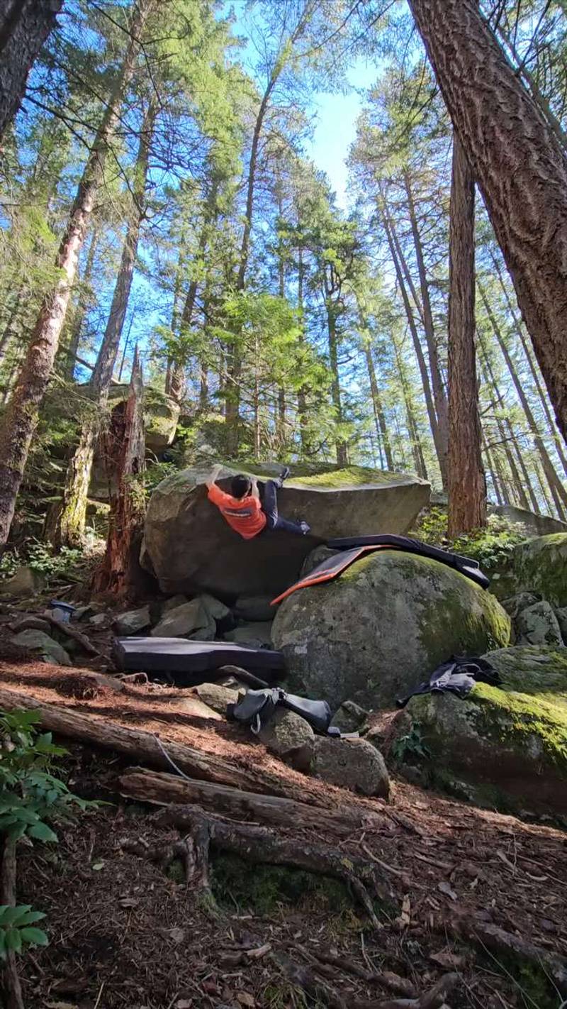 Cookie Monster v5, Vancouver - Beta Video from Liam.grip.holds