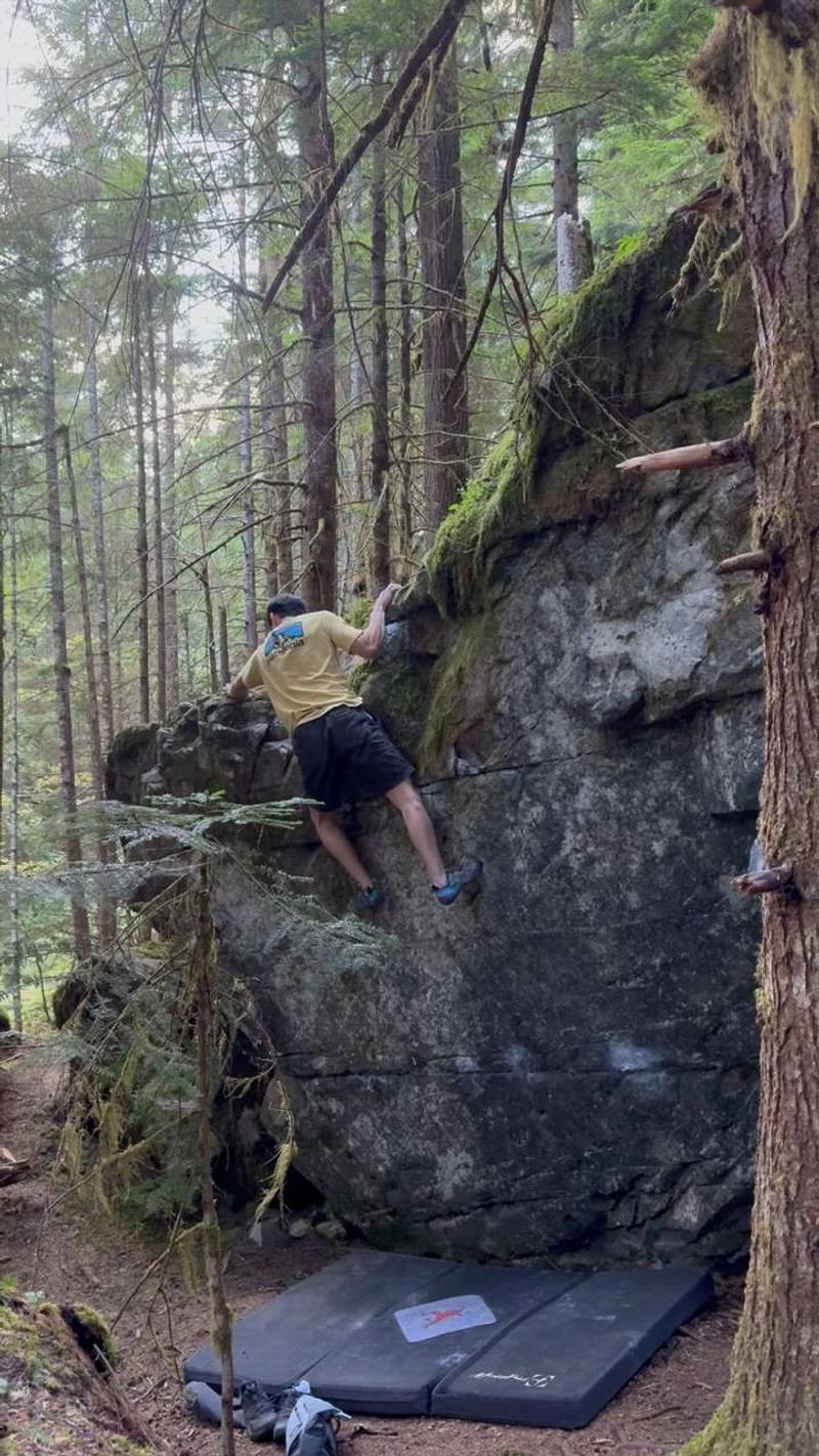 Bermuda Triangle v6, Miller River - Beta Video from climb_ryan