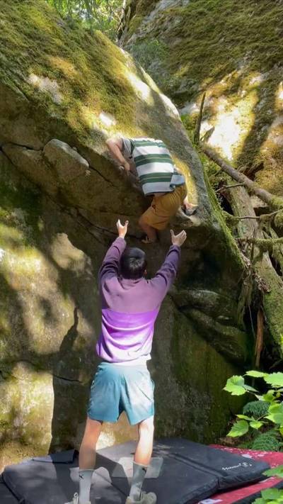 Lost World Mantel v7, Squamish - Beta Video from CarsonClimbs
