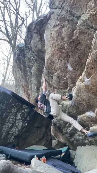 Nine Lives v9, Lookout Mountain - Beta Video from NamasteClimber