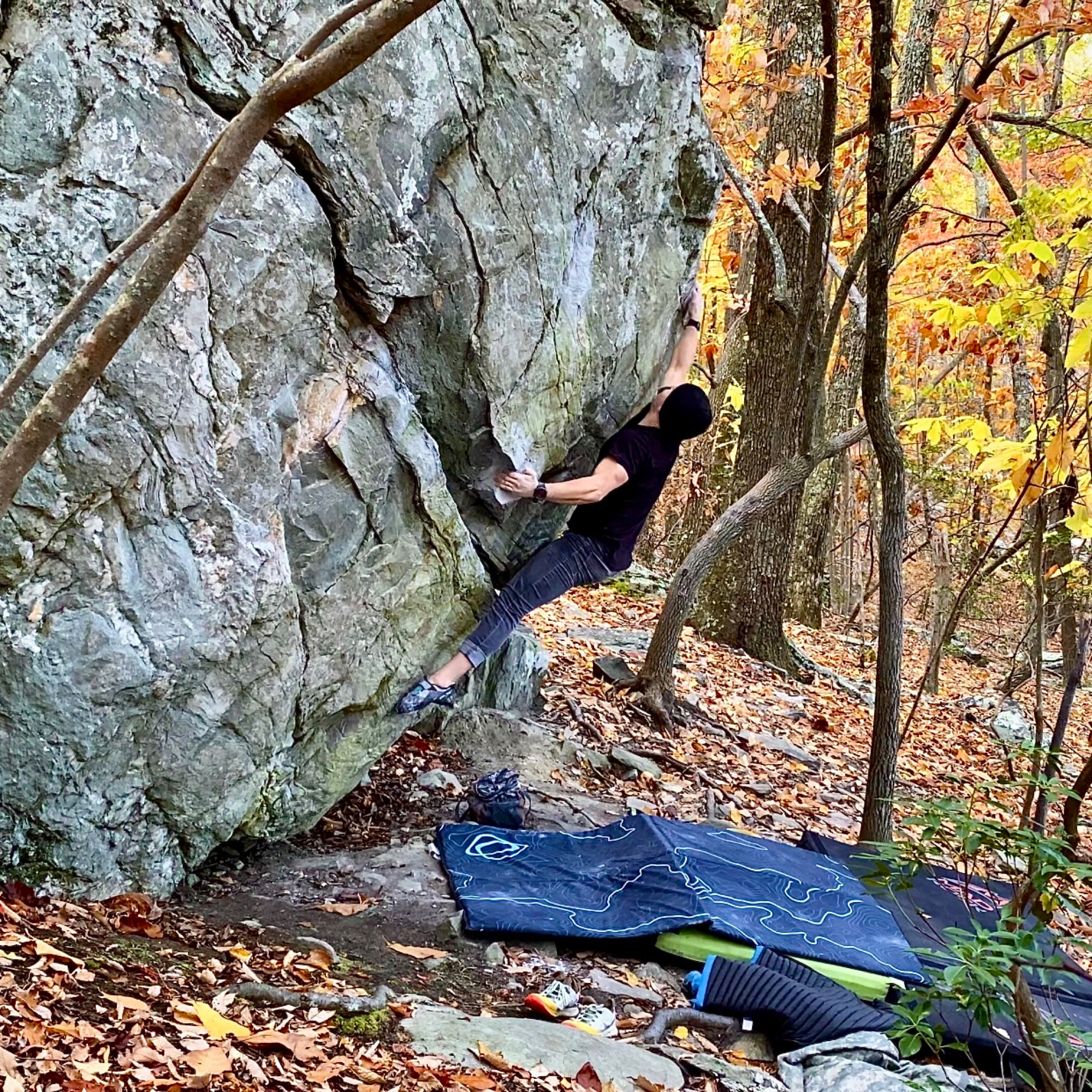 Climbing Beta video of climbers on Proper Modulation v6 in Moore's Wall with undefined beta videos in KAYA, the climber's app - where climbers can log and track their ascents, progress, and connect with their local gym and outdoor climbing community.