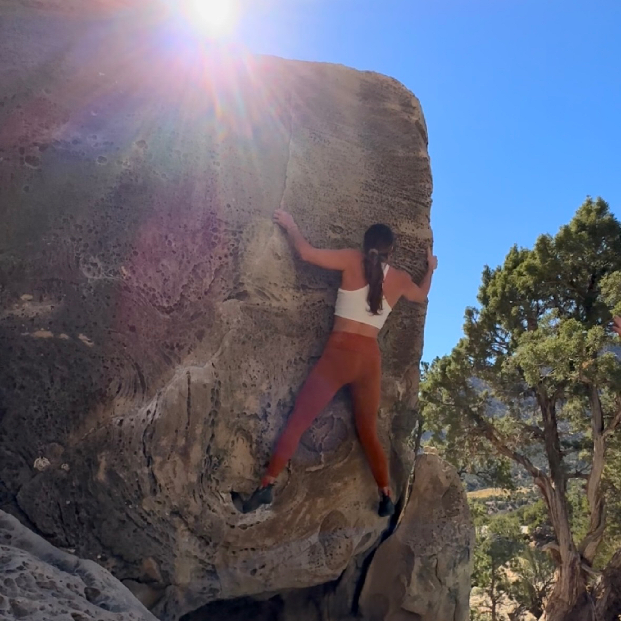 Climbing Beta video of climbers on Desparête v3 in Joe's Valley with undefined beta videos in KAYA, the climber's app - where climbers can log and track their ascents, progress, and connect with their local gym and outdoor climbing community.