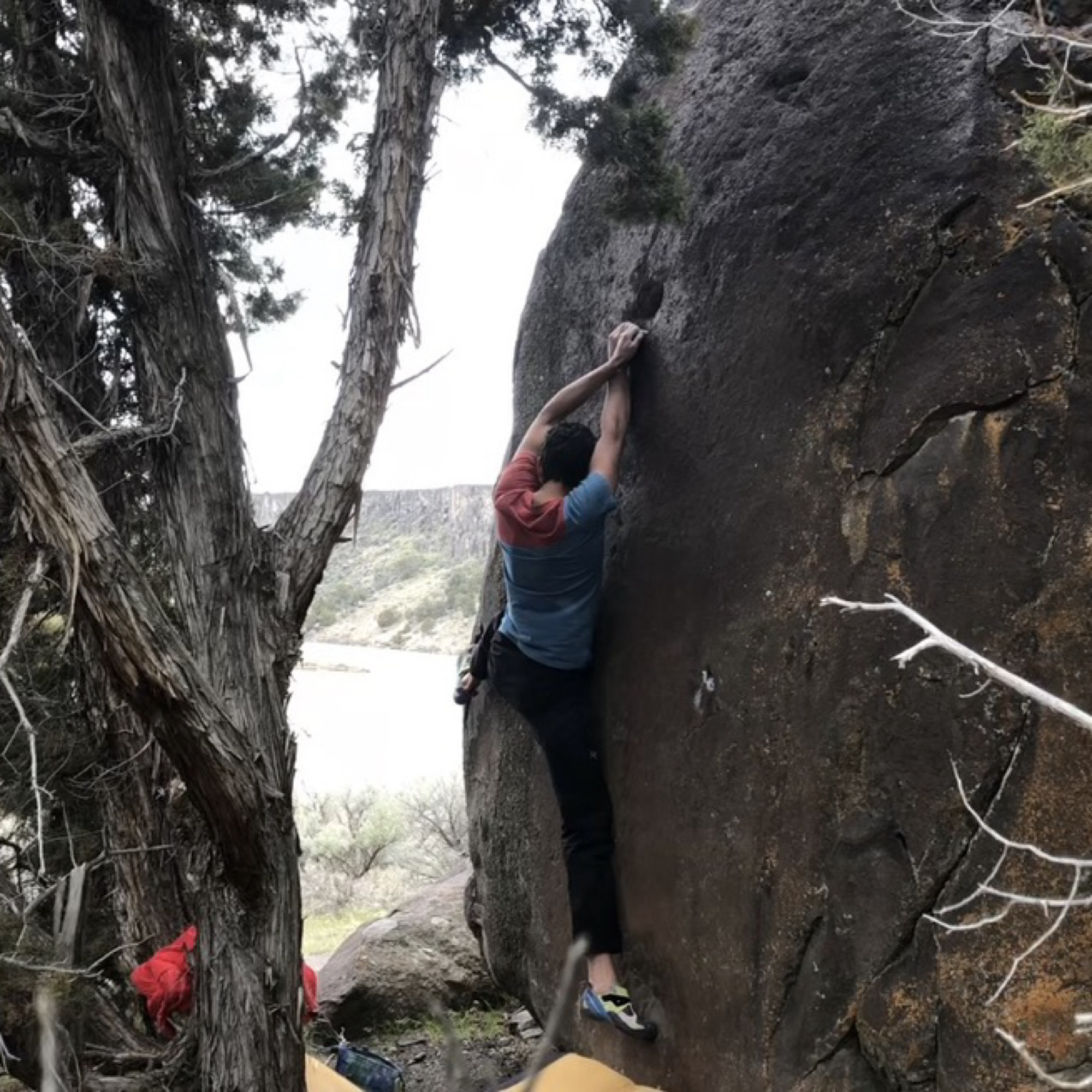 Climbing Beta video of climbers on Madre Mia v6 in Massacre Rocks with undefined beta videos in KAYA, the climber's app - where climbers can log and track their ascents, progress, and connect with their local gym and outdoor climbing community.