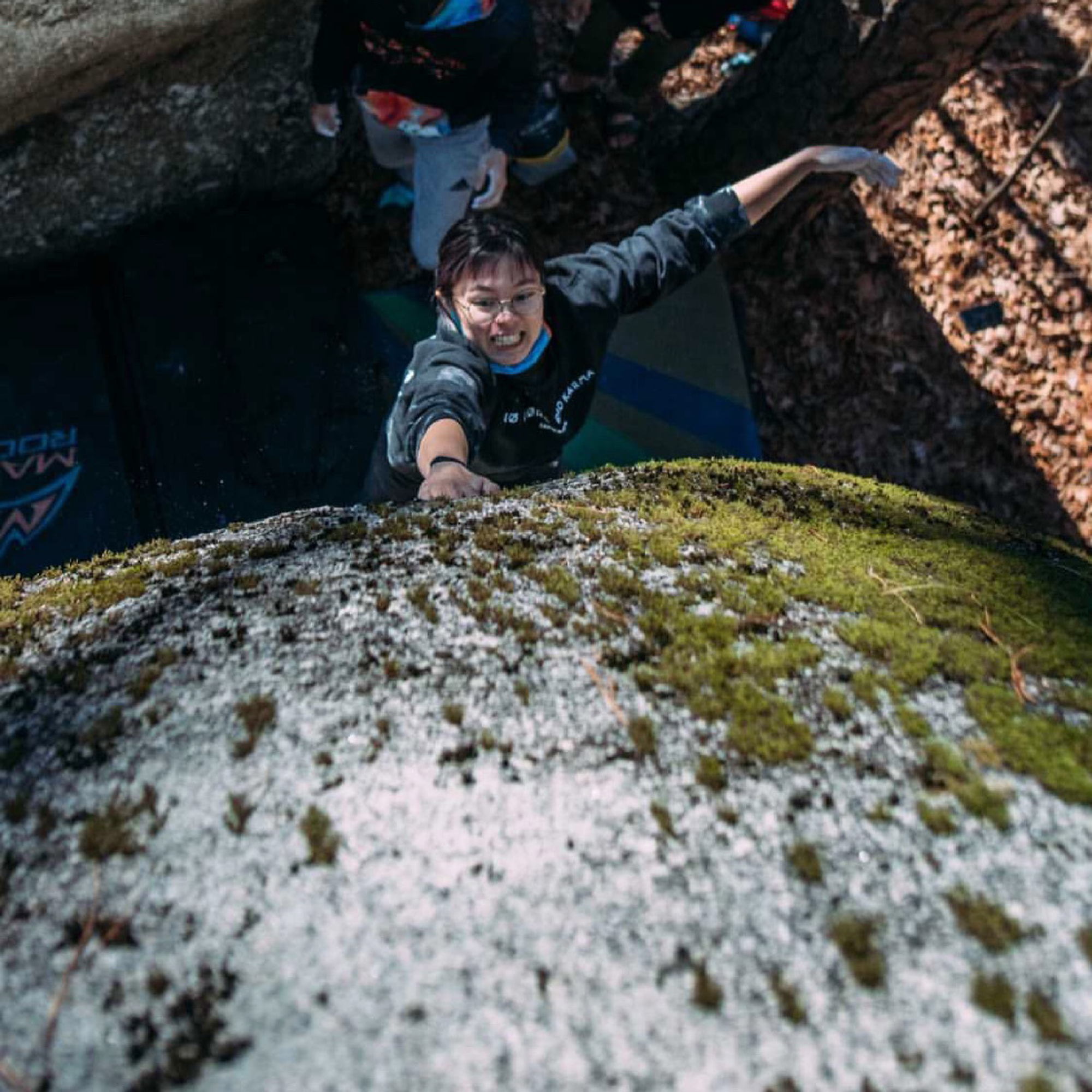 Climbing Beta video of climbers on Apocketlipto v5 in Boat Rock with undefined beta videos in KAYA, the climber's app - where climbers can log and track their ascents, progress, and connect with their local gym and outdoor climbing community.