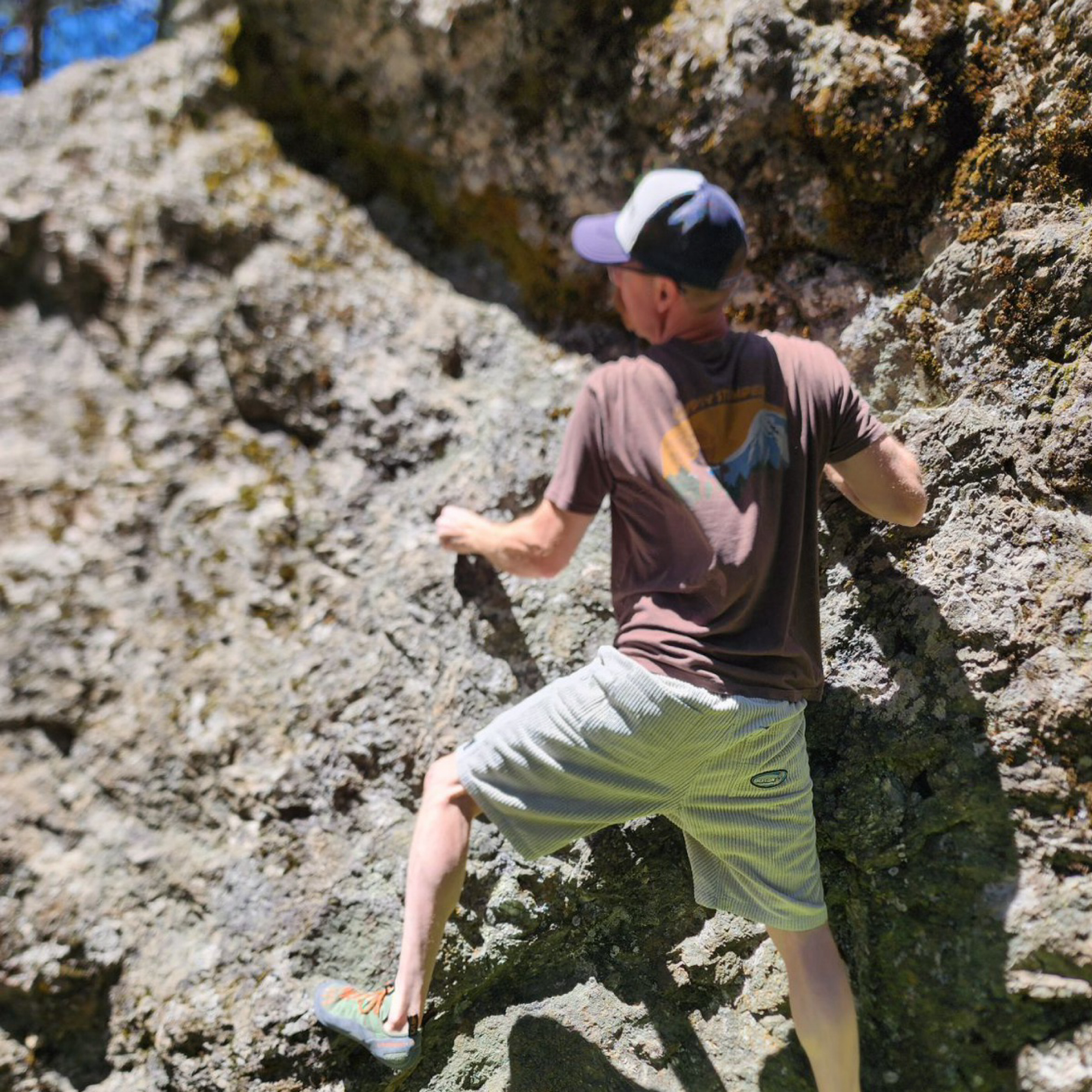 Climbing Beta video of climbers on The Outfeild v0 in Tieton River with undefined beta videos in KAYA, the climber's app - where climbers can log and track their ascents, progress, and connect with their local gym and outdoor climbing community.