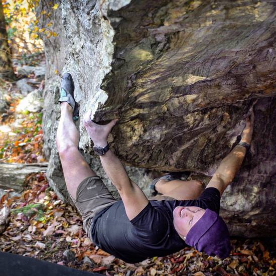 Vandal Low v9, Moore's Wall - Beta Video from JamesClimbs