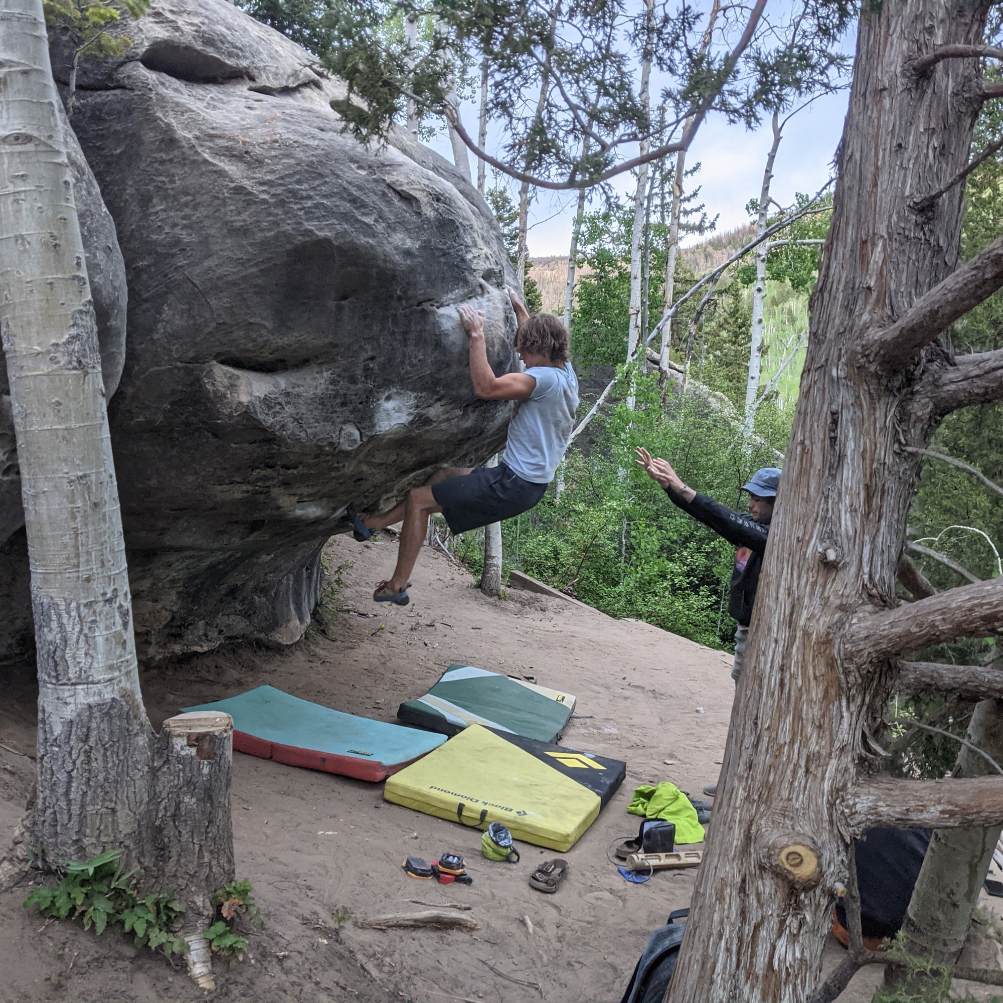Climbing Beta video of climbers on Baldwin Bash v7 in Joe's Valley with undefined beta videos in KAYA, the climber's app - where climbers can log and track their ascents, progress, and connect with their local gym and outdoor climbing community.
