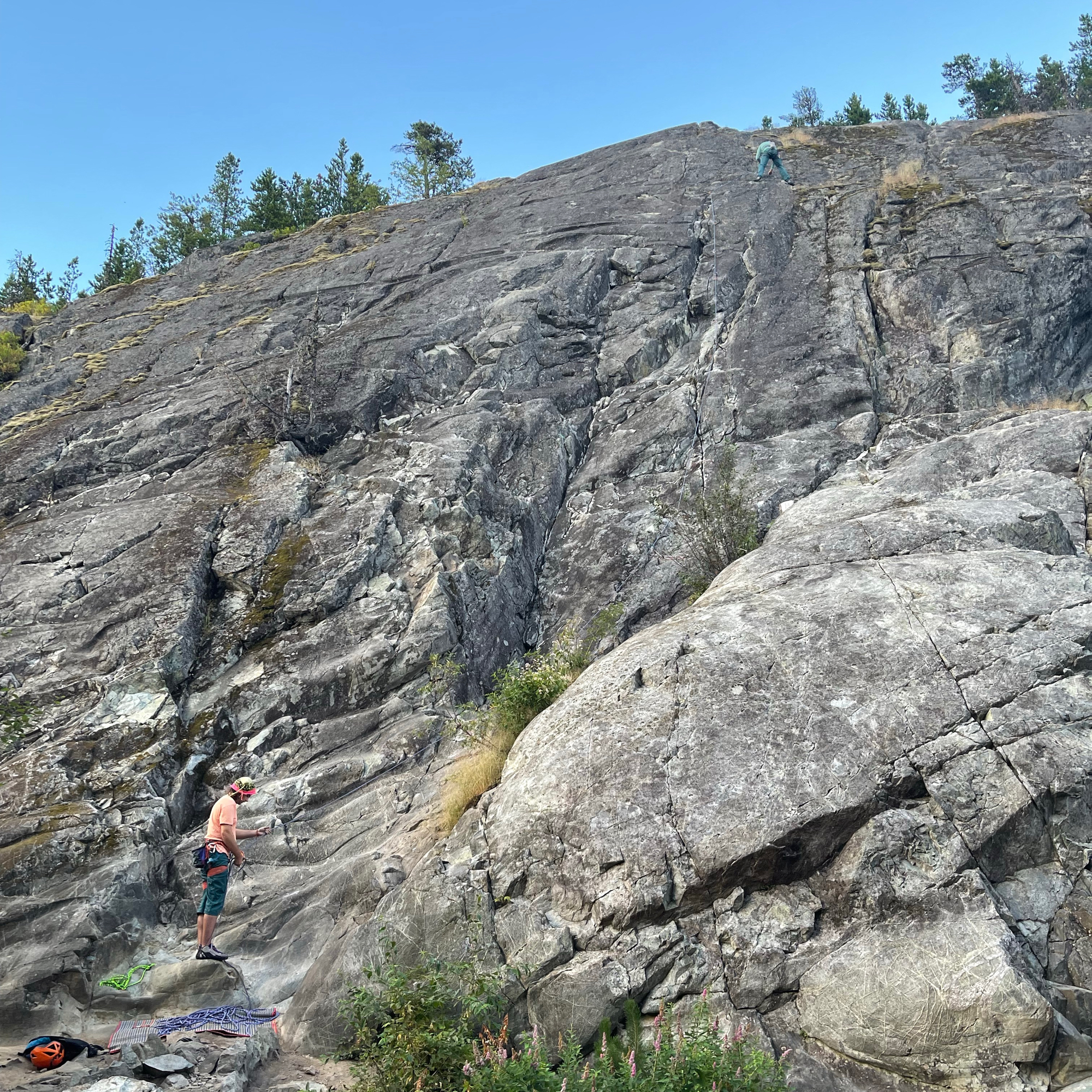 Climbing Beta video of climbers on Out in the Night 5.7 in Squamish with undefined beta videos in KAYA, the climber's app - where climbers can log and track their ascents, progress, and connect with their local gym and outdoor climbing community.
