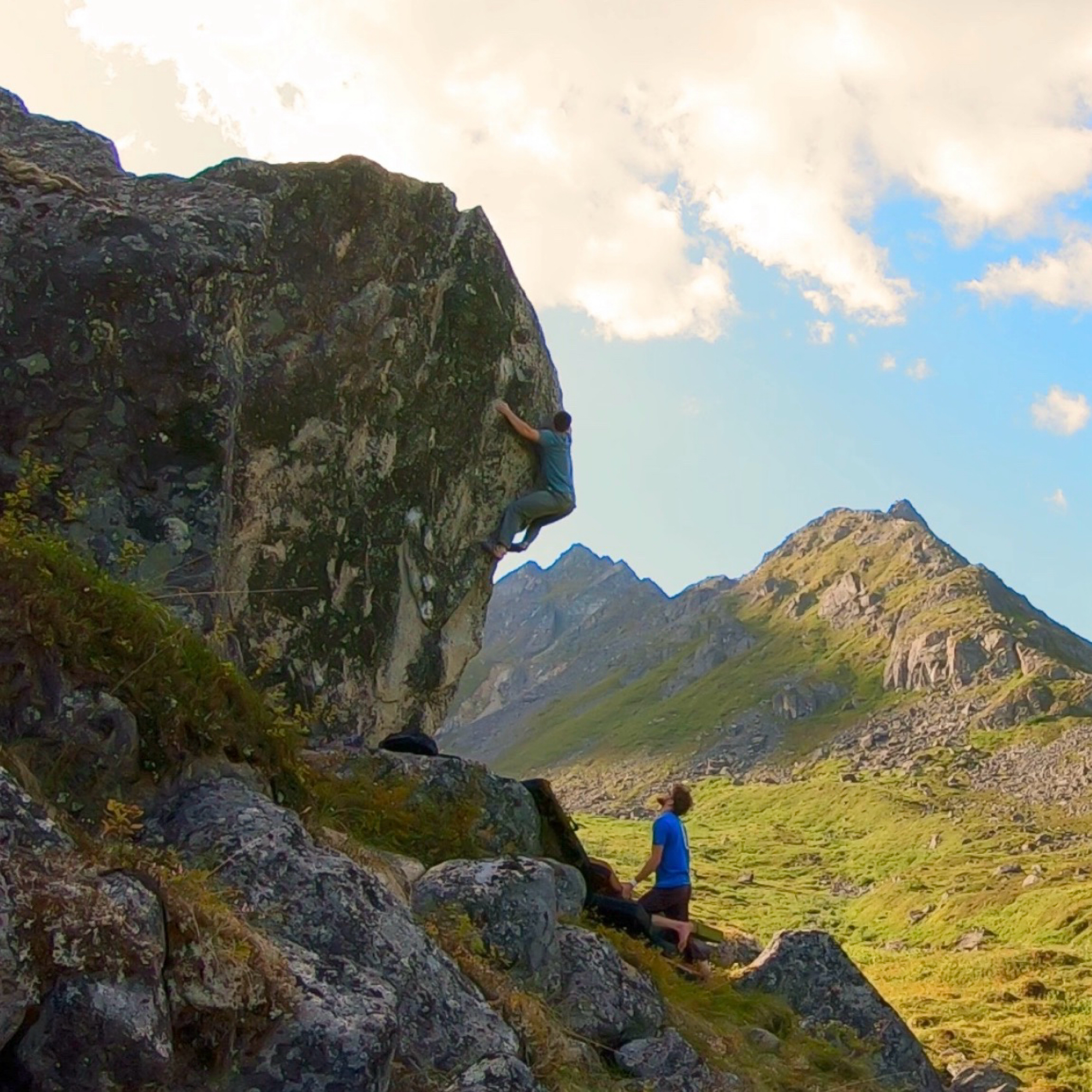 Climbing Beta video of climbers on The Zit v11 in Hatcher Pass with undefined beta videos in KAYA, the climber's app - where climbers can log and track their ascents, progress, and connect with their local gym and outdoor climbing community.