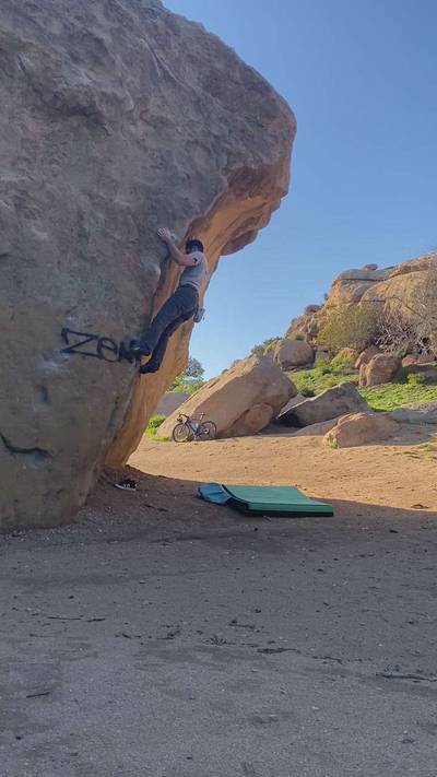 Yabo Roof v3, Stoney Point - Beta Video from Bouldering_in_socks