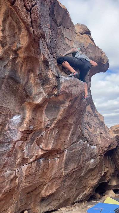 Bloody Flapper v4, Hueco Tanks - Beta Video from newmexiquinn