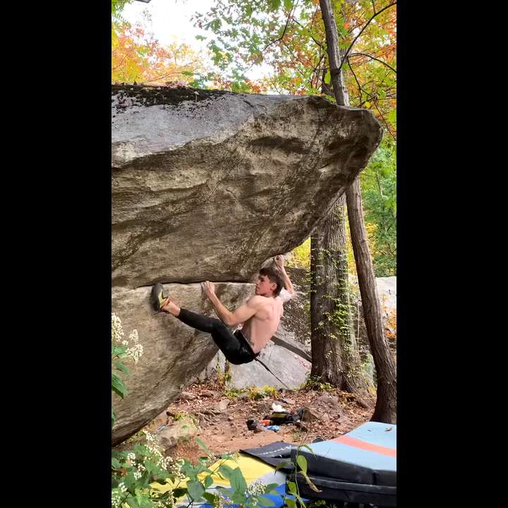 Rocks Rumbling Ignition v11 - West Side, Rumbling Bald Bouldering - Watch Beta Videos