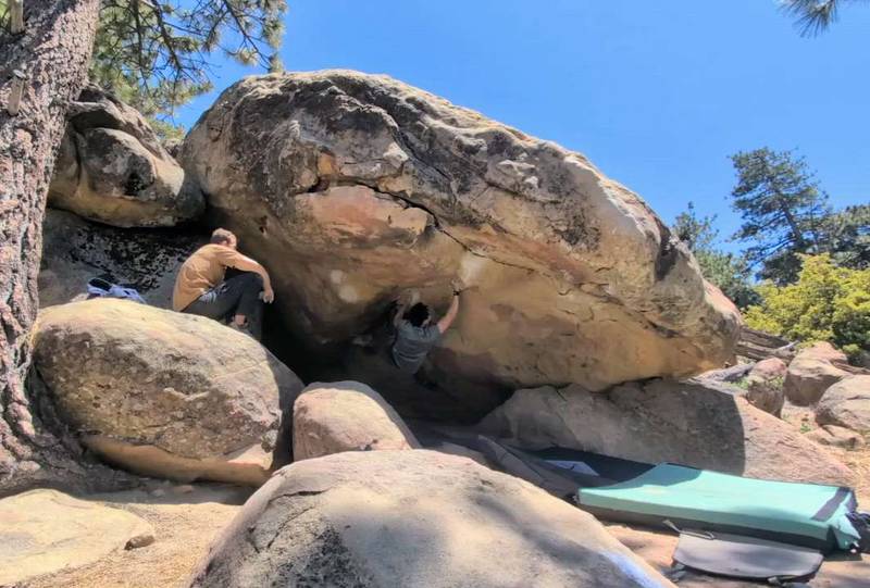Tuck Rocks Tuck and Roll v10 - Pine Mountain Main, Pine Mountain Bouldering ...
