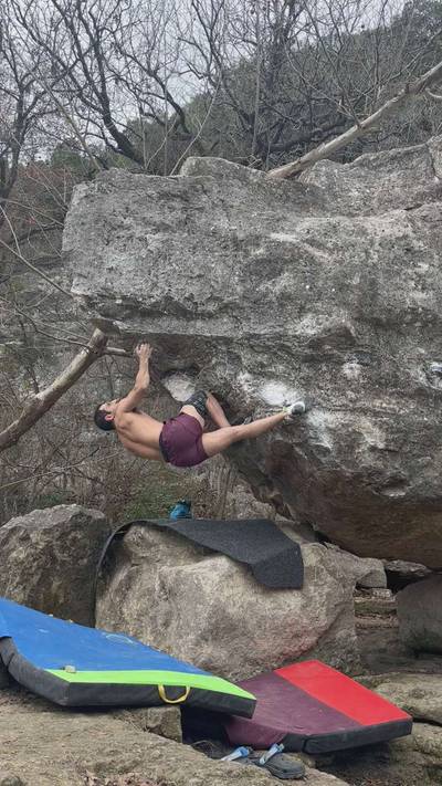 Southeast Arete (AKA WP Arete) v8, Barton Creek Greenbelt - Beta Video from AyatollahMegos