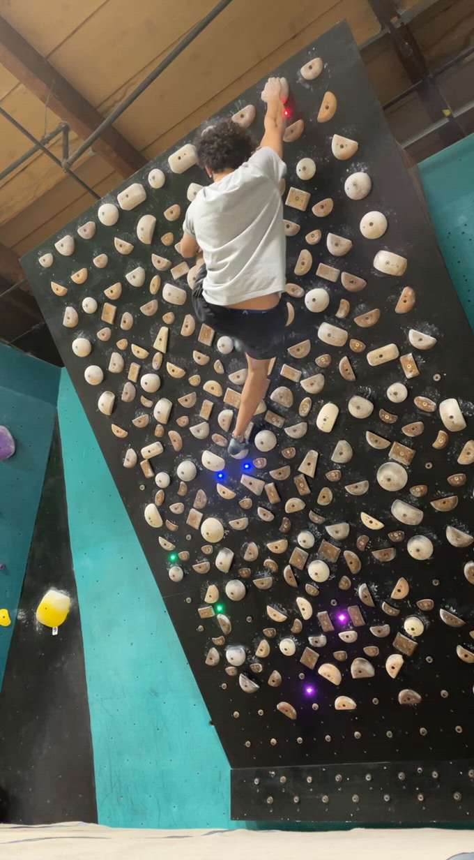 Carnage V4 Tension board v4, Tension Board KAYA The Climber's App