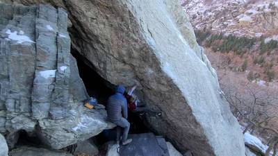 Beer Can Cave v10, Little Cottonwood Canyon - Beta Video from Delaymybelay