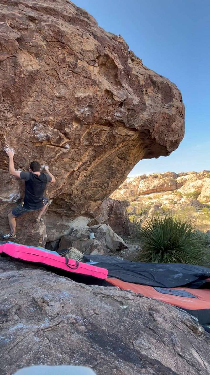 Hueco of Dan-ocles v8, Hueco Tanks - Beta Video from 44