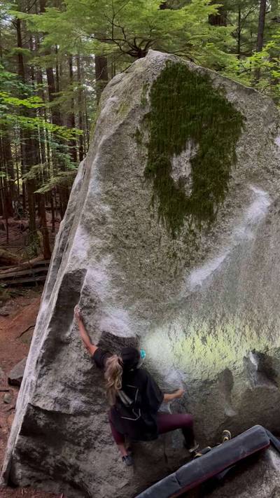 First of the Seven Terrors v4, Squamish - Beta Video from inverted.climber